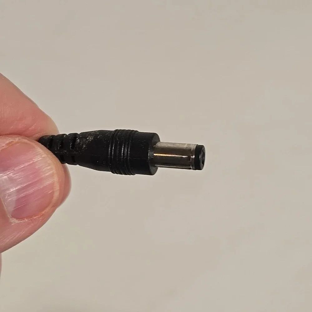 Switching Adapter Model‎ TEKA012-1200800UK 12V 0.8A
